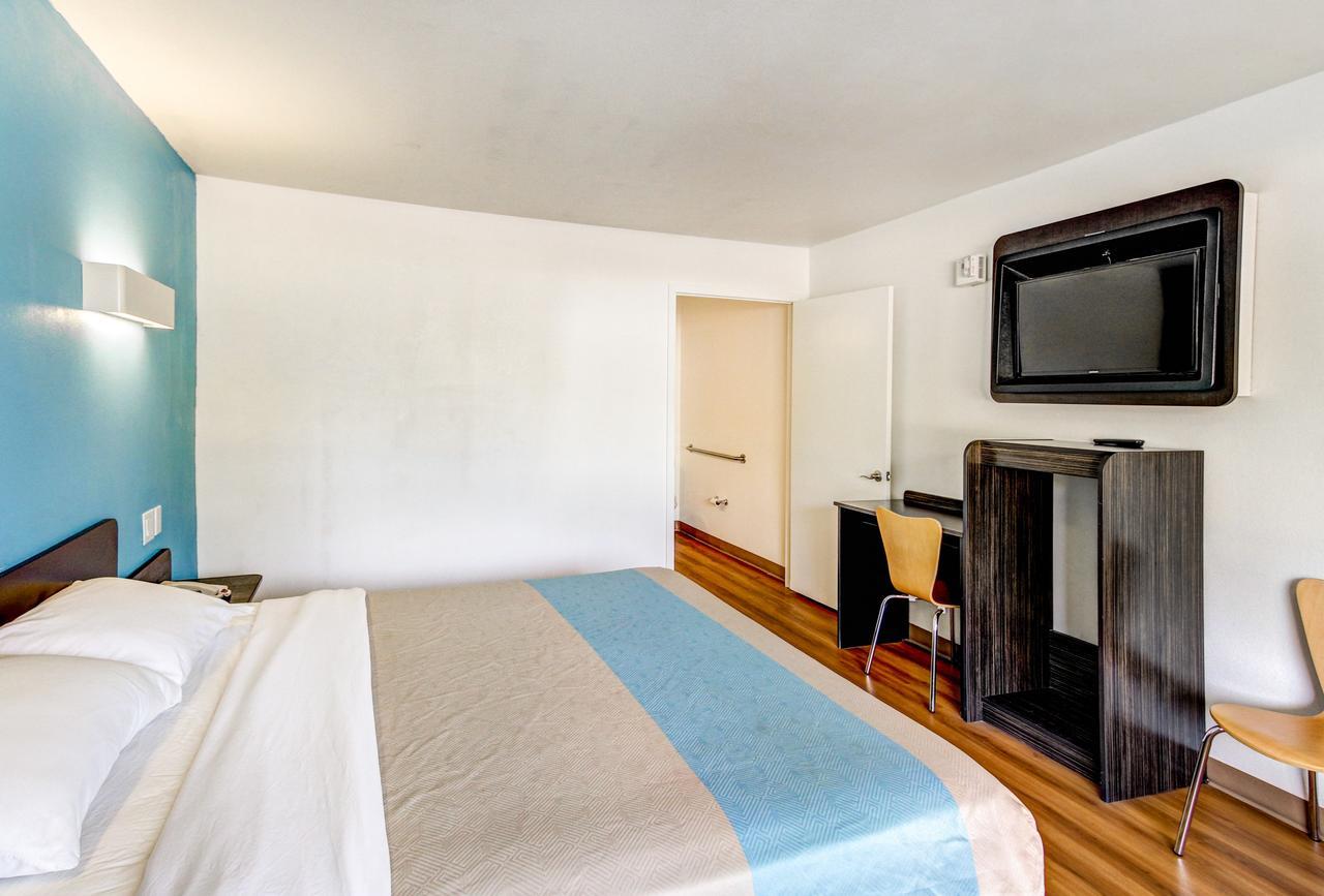 Motel 6 Waco - Lacy Lakeview Bellmead Exterior foto